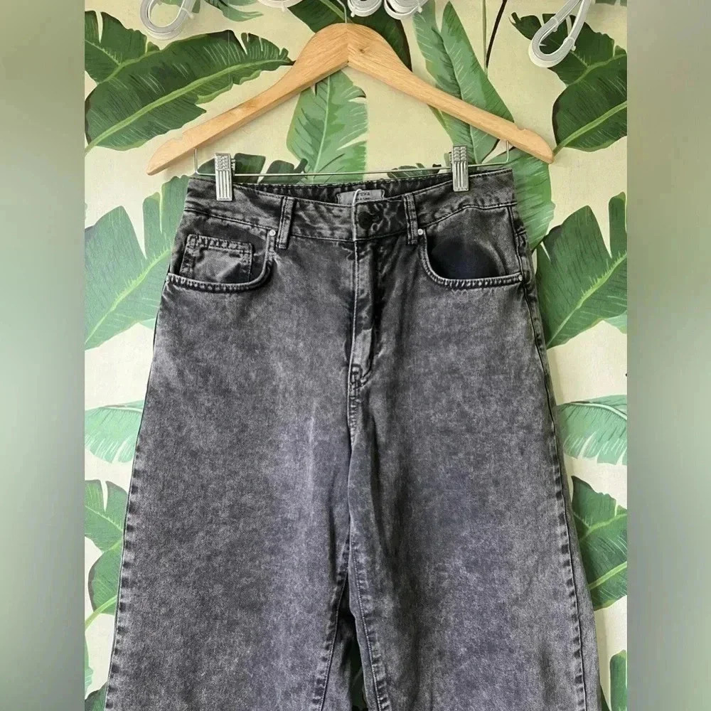 ASOS Bershka Women’s Washed Black Wide Leg Crop High Rise Jeans 8 - Picture 3 of 8